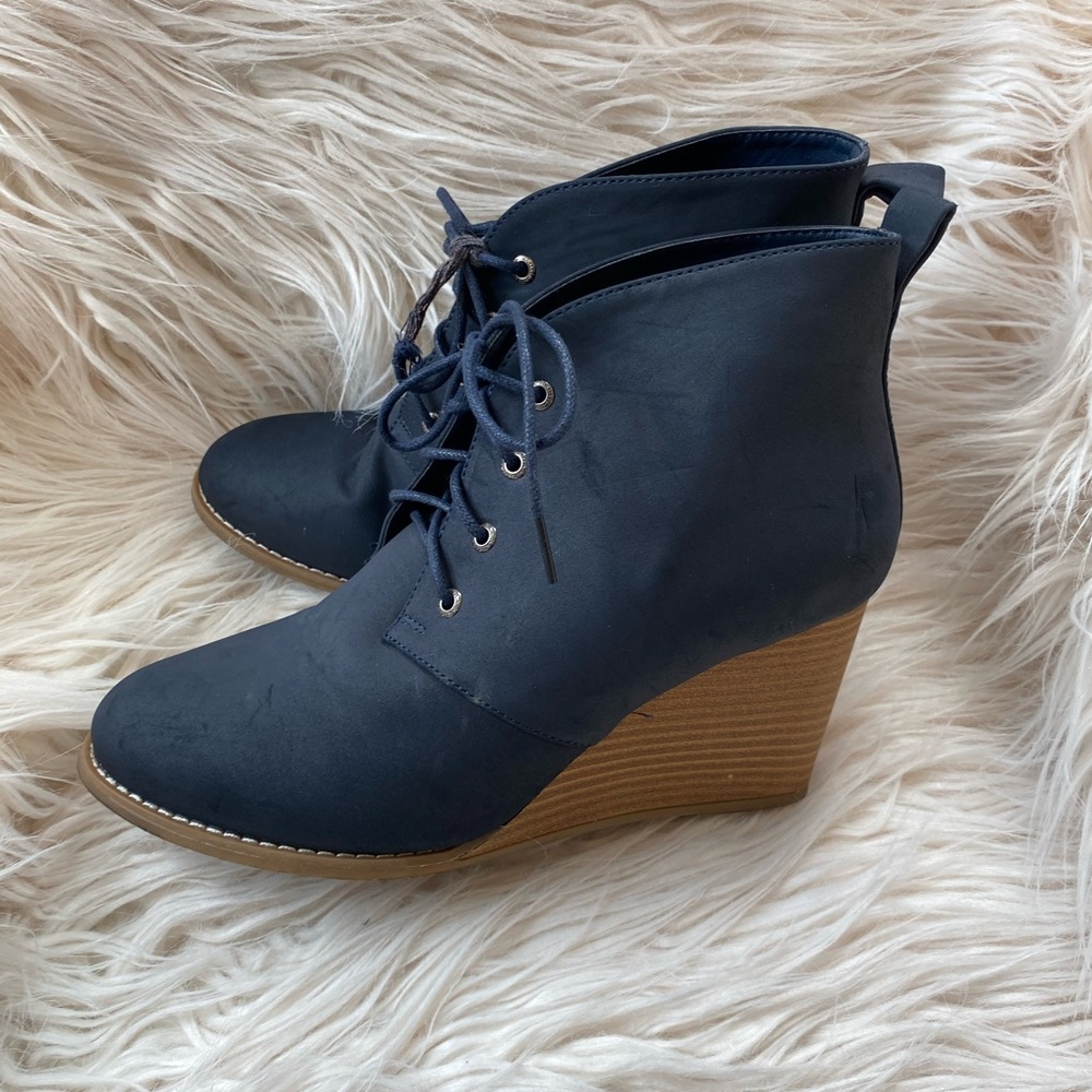 Nautica Blue Waterline Wedge Lace-Up Boots Sz 10